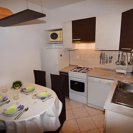 Apartmebt Illa *